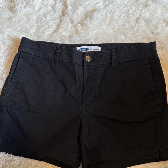 Old Navy Women's Black Shorts - Picture 5 of 5